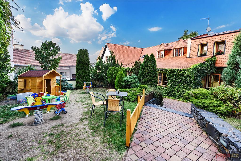 Palecek Group Skuteč Exterior foto
